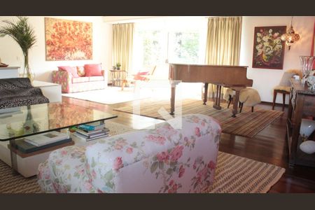 Casa para alugar com 560m², 6 quartos e 8 vagasSala 1