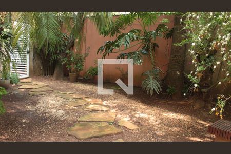 Casa para alugar com 560m², 6 quartos e 8 vagasQuintal