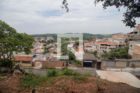 Casa à venda com 212m², 3 quartos e 2 vagas Casa à venda com 212m², 3 quartos e 2 vagasVista Quintal