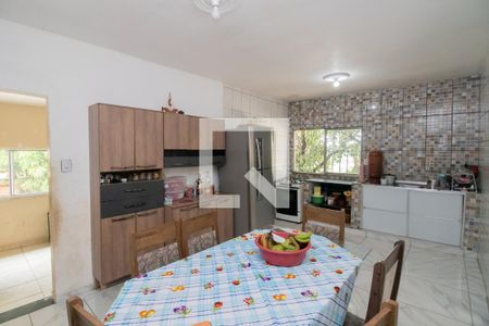 Casa à venda com 212m², 3 quartos e 2 vagas Casa à venda com 212m², 3 quartos e 2 vagasCozinha