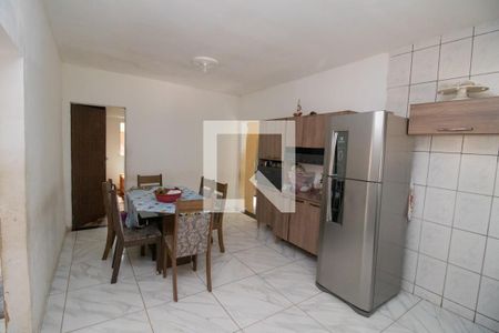 Casa à venda com 212m², 3 quartos e 2 vagas Casa à venda com 212m², 3 quartos e 2 vagasCozinha