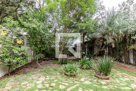 Casa à venda com 500m², 4 quartos e 7 vagas Casa à venda com 500m², 4 quartos e 7 vagasJardim