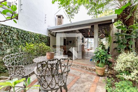 Casa à venda com 500m², 4 quartos e 7 vagas Casa à venda com 500m², 4 quartos e 7 vagasJardim