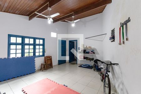 Casa à venda com 500m², 4 quartos e 7 vagas Casa à venda com 500m², 4 quartos e 7 vagasEdícula - Sala