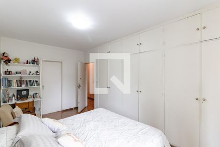 Casa à venda com 500m², 4 quartos e 7 vagas Casa à venda com 500m², 4 quartos e 7 vagasQuarto 2