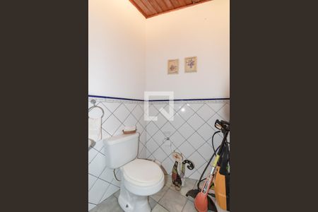 Casa à venda com 500m², 4 quartos e 7 vagas Casa à venda com 500m², 4 quartos e 7 vagasEdícula - Banheiro