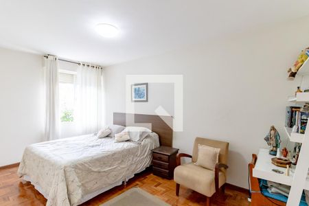 Casa à venda com 500m², 4 quartos e 7 vagas Casa à venda com 500m², 4 quartos e 7 vagasQuarto 2