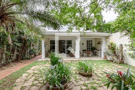 Casa à venda com 500m², 4 quartos e 7 vagas Casa à venda com 500m², 4 quartos e 7 vagasVaranda da Sala