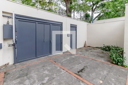 Casa à venda com 500m², 4 quartos e 7 vagas Casa à venda com 500m², 4 quartos e 7 vagasGaragem