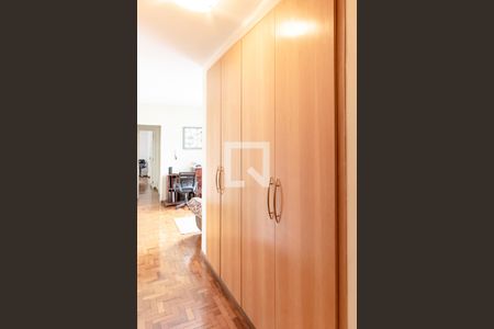 Casa à venda com 500m², 4 quartos e 7 vagas Casa à venda com 500m², 4 quartos e 7 vagasHall