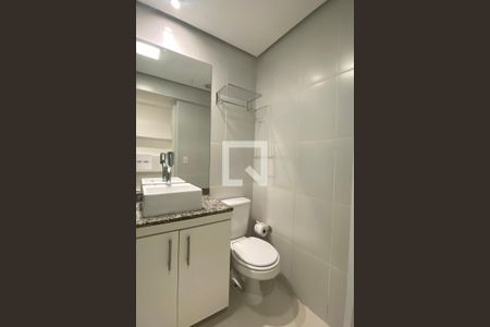 Banheiro da Suíte 1 de apartamento para alugar com 2 quartos, 62m² em Bethaville I, Barueri