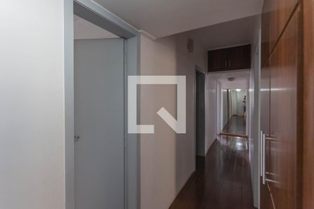 Corredor de apartamento à venda com 4 quartos, 170m² em Lourdes, Belo Horizonte