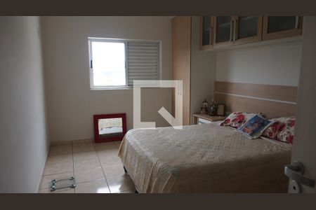 Quarto Suíte 1 de casa à venda com 3 quartos, 200m² em Vila Galvão, Jundiaí