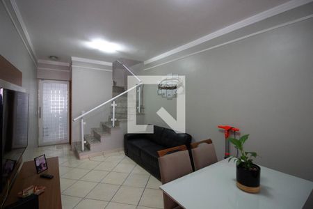 Casa de condomínio à venda com 70m², 2 quartos e 1 vagaSala