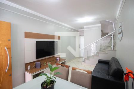 Sala de casa de condomínio à venda com 2 quartos, 70m² em Vila Carmosina, São Paulo
