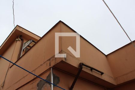 Casa à venda com 250m², 2 quartos e 2 vagasSacada quarto suíte