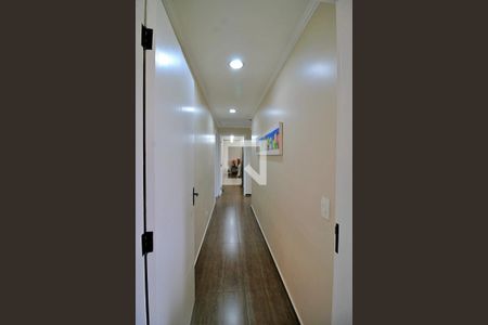 Apartamento à venda com 152m², 4 quartos e 4 vagas Apartamento à venda com 152m², 4 quartos e 4 vagasCorredor