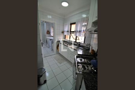 Apartamento à venda com 152m², 4 quartos e 4 vagas Apartamento à venda com 152m², 4 quartos e 4 vagasCozinha