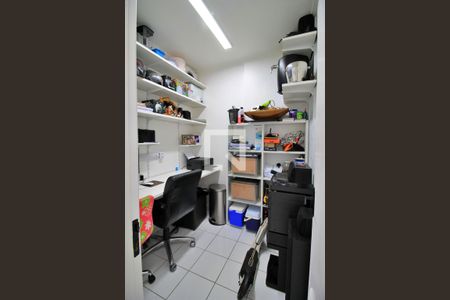 Apartamento à venda com 152m², 4 quartos e 4 vagas Apartamento à venda com 152m², 4 quartos e 4 vagasQuarto de Serviço