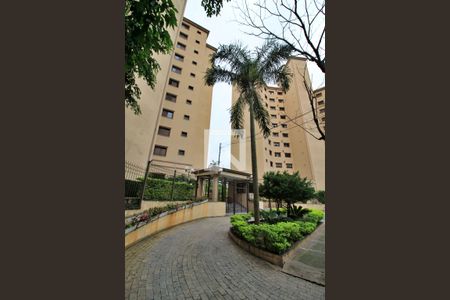 Apartamento à venda com 152m², 4 quartos e 4 vagas Apartamento à venda com 152m², 4 quartos e 4 vagasFachada e portaria