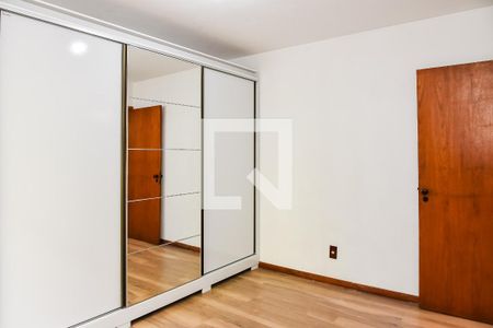Dormitório 2 de apartamento à venda com 2 quartos, 55m² em Cristo Redentor, Porto Alegre