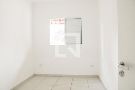Quarto 1 de casa para alugar com 2 quartos, 80m² em Vila Nivi, São Paulo