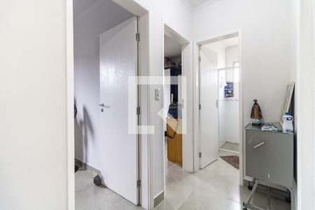 Corredor de apartamento à venda com 2 quartos, 56m² em Vila Liviero, São Paulo
