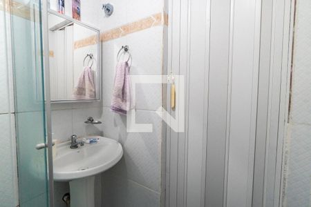 Banheiro de kitnet/studio para alugar com 1 quarto, 24m² em Cidade Vargas, São Paulo