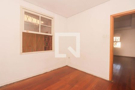 Quarto 1 de casa à venda com 5 quartos, 330m² em São Geraldo, Porto Alegre