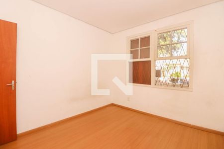 Quarto 2 de casa à venda com 5 quartos, 330m² em São Geraldo, Porto Alegre