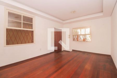 Sala de casa à venda com 5 quartos, 330m² em São Geraldo, Porto Alegre