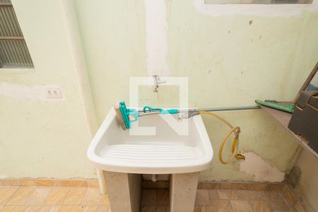 Casa à venda com 228m², 3 quartos e 5 vagas Casa à venda com 228m², 3 quartos e 5 vagasÁrea de Serviço