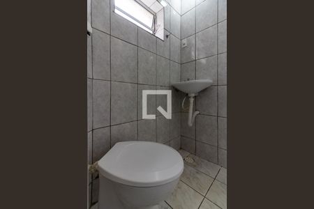 Casa para alugar com 100m², 2 quartos e 1 vaga Casa para alugar com 100m², 2 quartos e 1 vagaBanheiro