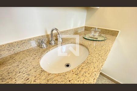 Apartamento à venda com 196m², 3 quartos e 3 vagasBanheiro Suíte 2