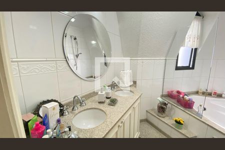 Apartamento à venda com 196m², 3 quartos e 3 vagasBanheiro Suíte 3