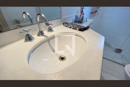 Apartamento à venda com 196m², 3 quartos e 3 vagasBanheiro Suíte 1