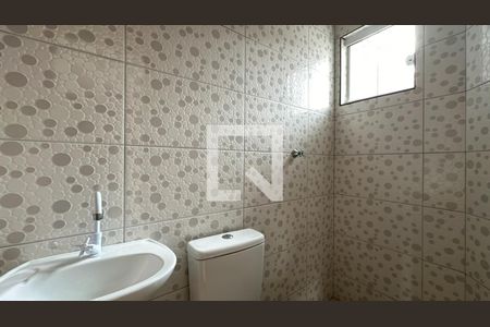 Casa para alugar com 40m², 2 quartos e 1 vaga Casa para alugar com 40m², 2 quartos e 1 vagaBanheiro