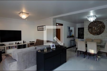 Casa de condomínio à venda com 230m², 3 quartos e 3 vagas Casa de condomínio à venda com 230m², 3 quartos e 3 vagasSala