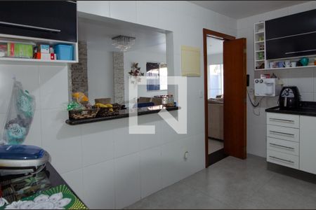 Casa de condomínio à venda com 230m², 3 quartos e 3 vagas Casa de condomínio à venda com 230m², 3 quartos e 3 vagasCozinha