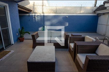 Casa de condomínio à venda com 230m², 3 quartos e 3 vagas Casa de condomínio à venda com 230m², 3 quartos e 3 vagasÁrea externa