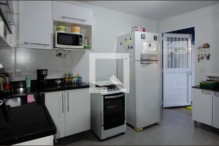 Casa de condomínio à venda com 230m², 3 quartos e 3 vagas Casa de condomínio à venda com 230m², 3 quartos e 3 vagasCozinha