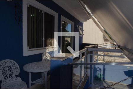 Casa de condomínio à venda com 230m², 3 quartos e 3 vagas Casa de condomínio à venda com 230m², 3 quartos e 3 vagasVaranda da suite