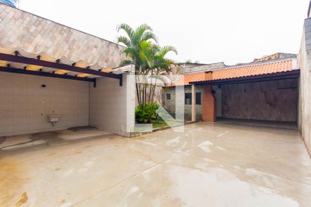 Casa à venda com 320m², 3 quartos e 10 vagas Casa à venda com 320m², 3 quartos e 10 vagasQuintal