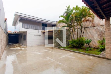 Casa à venda com 320m², 3 quartos e 10 vagas Casa à venda com 320m², 3 quartos e 10 vagasQuintal