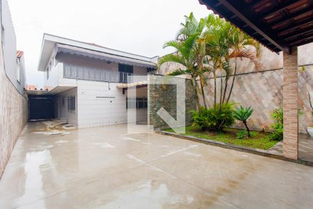 Casa à venda com 320m², 3 quartos e 10 vagas Casa à venda com 320m², 3 quartos e 10 vagasQuintal