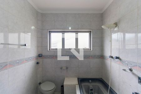 Casa à venda com 320m², 3 quartos e 10 vagas Casa à venda com 320m², 3 quartos e 10 vagasBanheiro 2