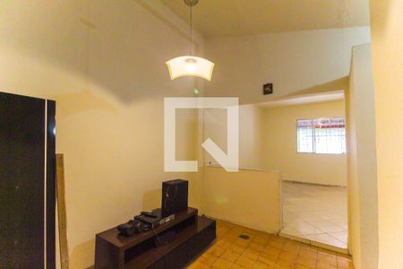 Sala de jantar de casa para alugar com 2 quartos, 100m² em Conjunto Residencial José Bonifácio, São Paulo