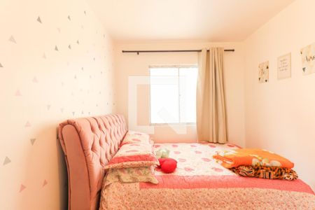 Quarto 1 de apartamento para alugar com 2 quartos, 50m² em Sítio Cercado, Curitiba