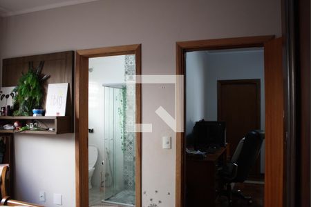 Casa à venda com 337m², 3 quartos e 5 vagasDormitório Suite 2