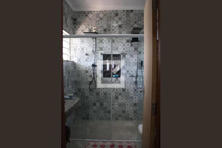 Casa à venda com 337m², 3 quartos e 5 vagasBanheiro suite 1